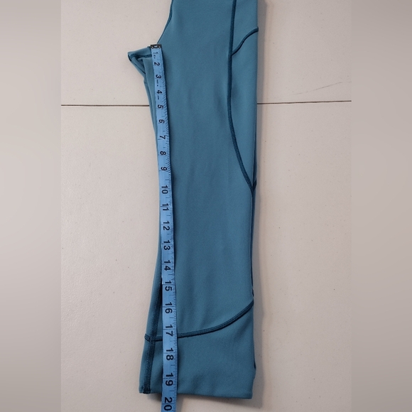 Lululemon Blue Low-Rise Cropped Ankle Length Workout Athletic Leggings Size 2 - Picture 11 of 15